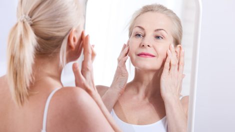 Top 9 Beauty Lessons That Women In Their 20s Should Know
