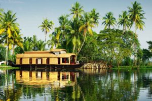 6 Best Houseboat Destinations in India That Offer You a Memorable Experience
