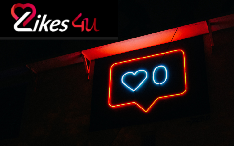 Picture of Heart in a neon message icon
