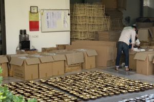 cleaning-coconut-bowls-at-wholesale-factory-simple-decor