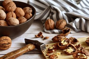 Benefits of WALNUTS for health that have been proven to be beneficial. heart health and weight loss