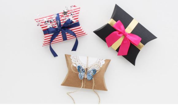 Design Customized Pillow Boxes